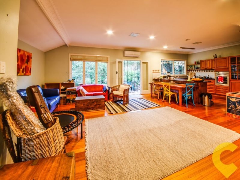 18 Saunders Street, Indooroopilly QLD 4068