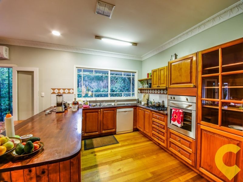 18 Saunders Street, Indooroopilly QLD 4068