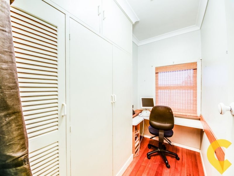 18 Saunders Street, Indooroopilly QLD 4068