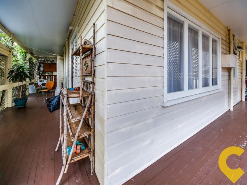 18 Saunders Street, Indooroopilly QLD 4068