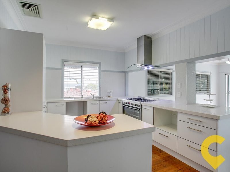 10 Signal Row, Shorncliffe QLD 4017