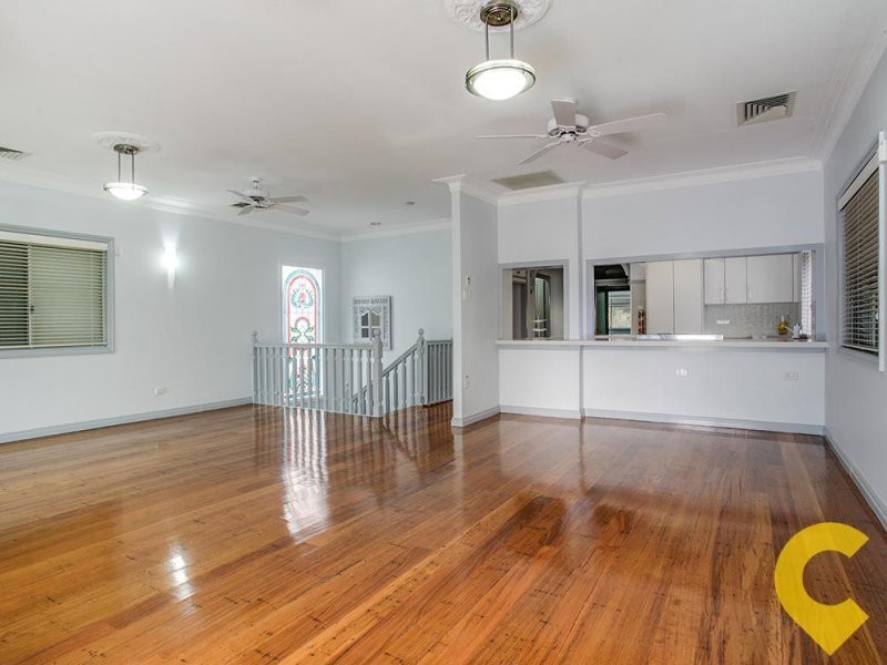 10 Signal Row, Shorncliffe QLD 4017