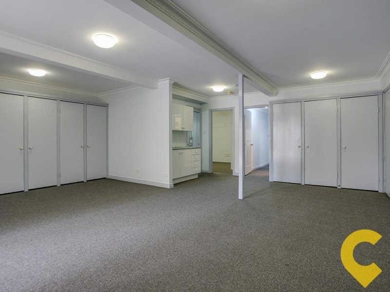 10 Signal Row, Shorncliffe QLD 4017