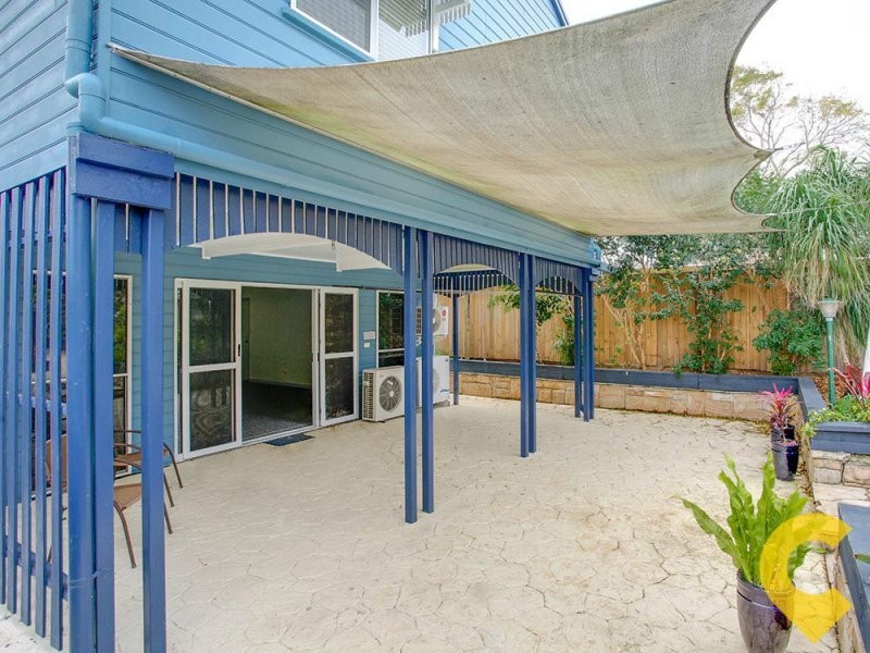 10 Signal Row, Shorncliffe QLD 4017