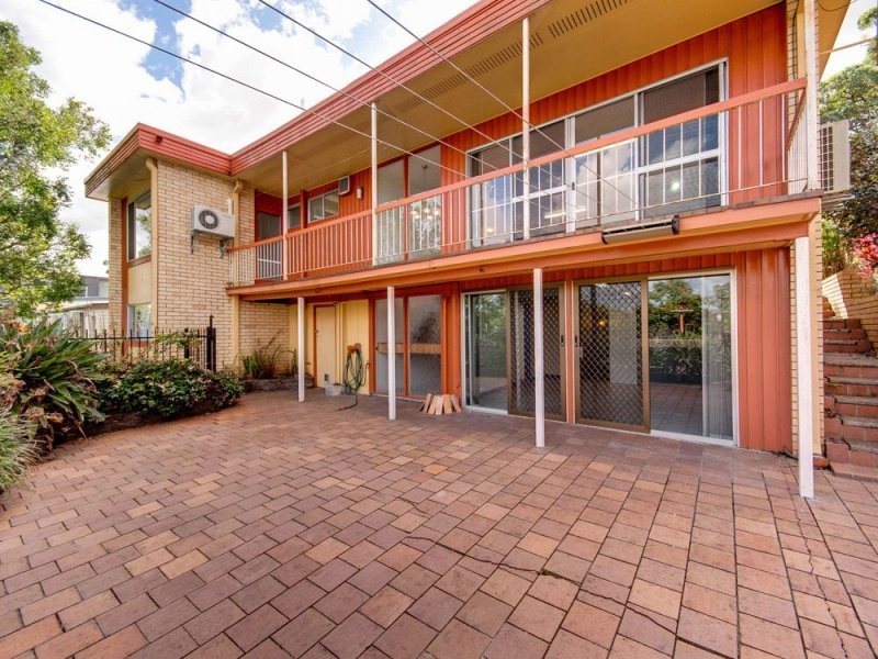 24 Caratel Street, Stafford Heights QLD 4053