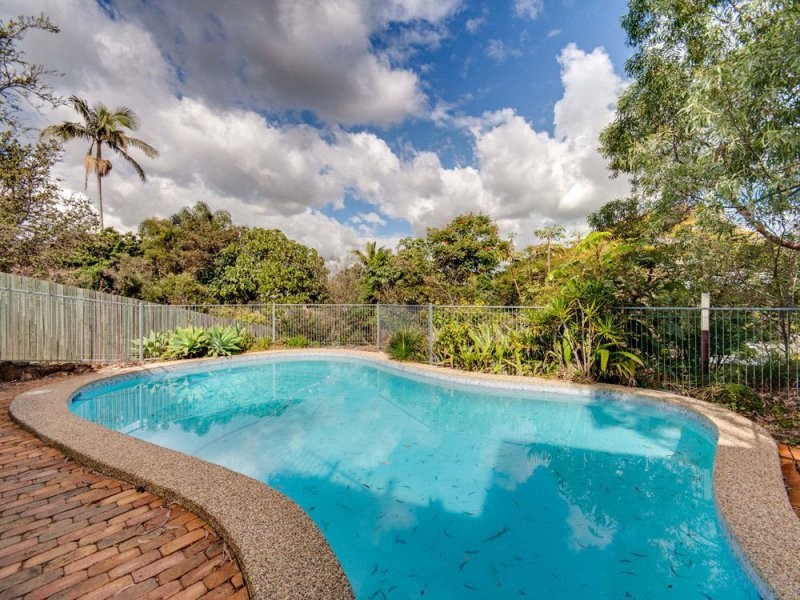 24 Caratel Street, Stafford Heights QLD 4053