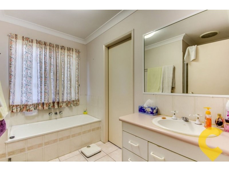 12 Hill Rd, Runcorn QLD 4113