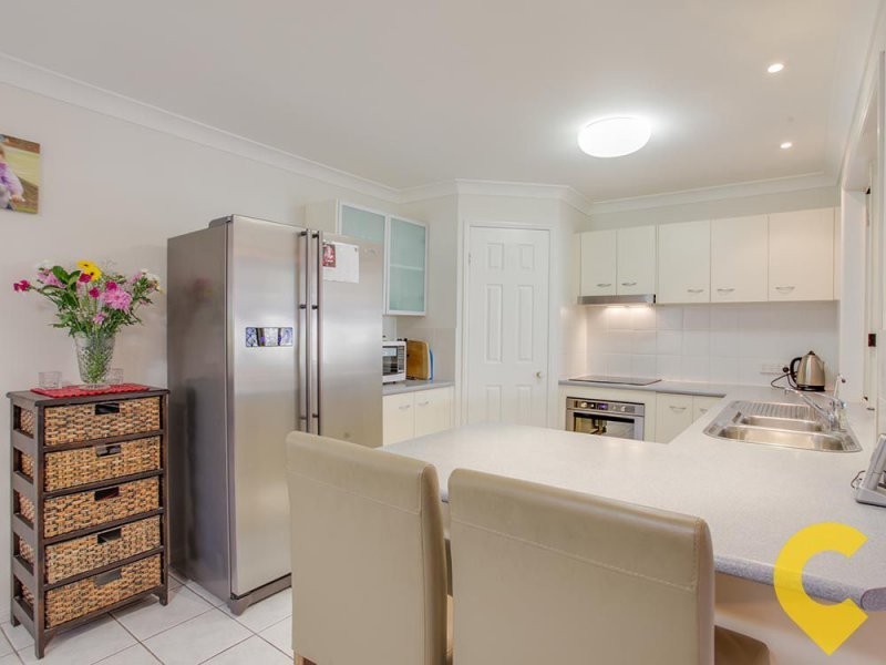 4 Valencia Court, Eatons Hill QLD 4037