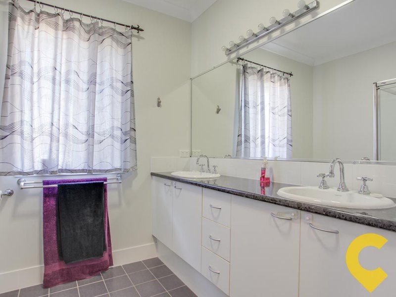 52 Kurrajong Circuit, North Lakes QLD 4509