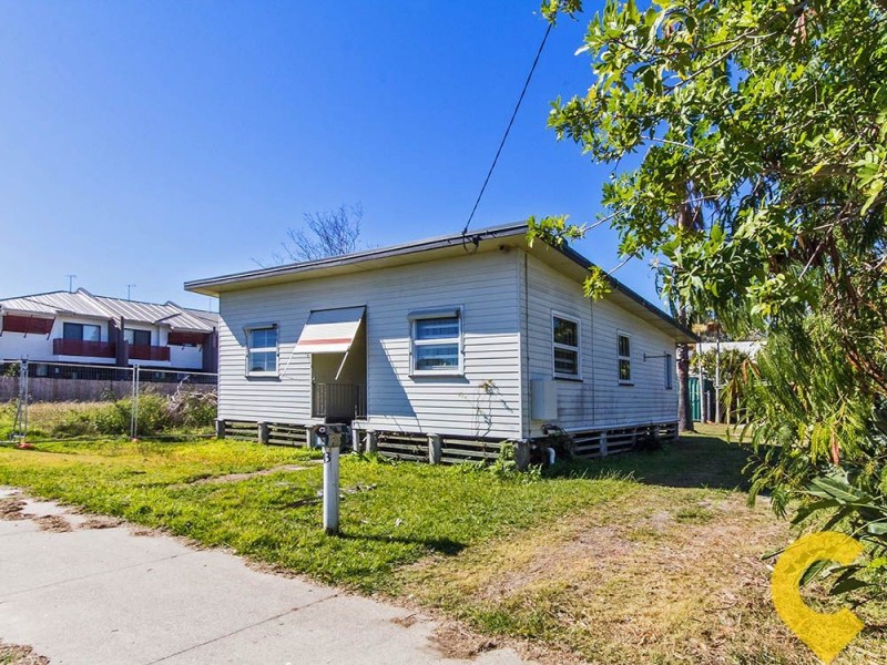 13-15 Wallace Street, Caboolture QLD 4510
