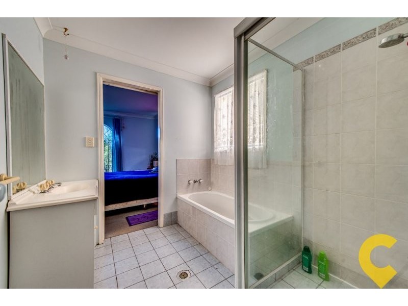 8 Monash Court, Forest Lake QLD 4078