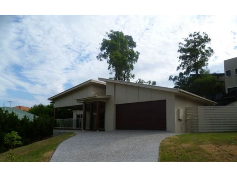 8 Seanna Place, Brookwater QLD 4300
