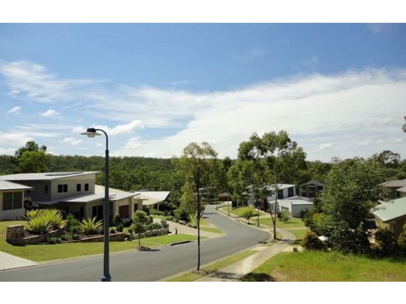8 Seanna Place, Brookwater QLD 4300