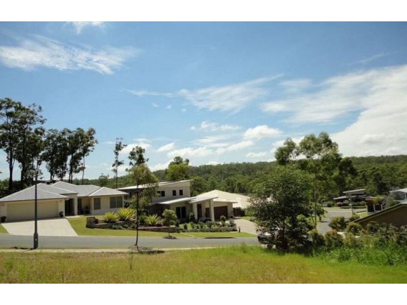 8 Seanna Place, Brookwater QLD 4300