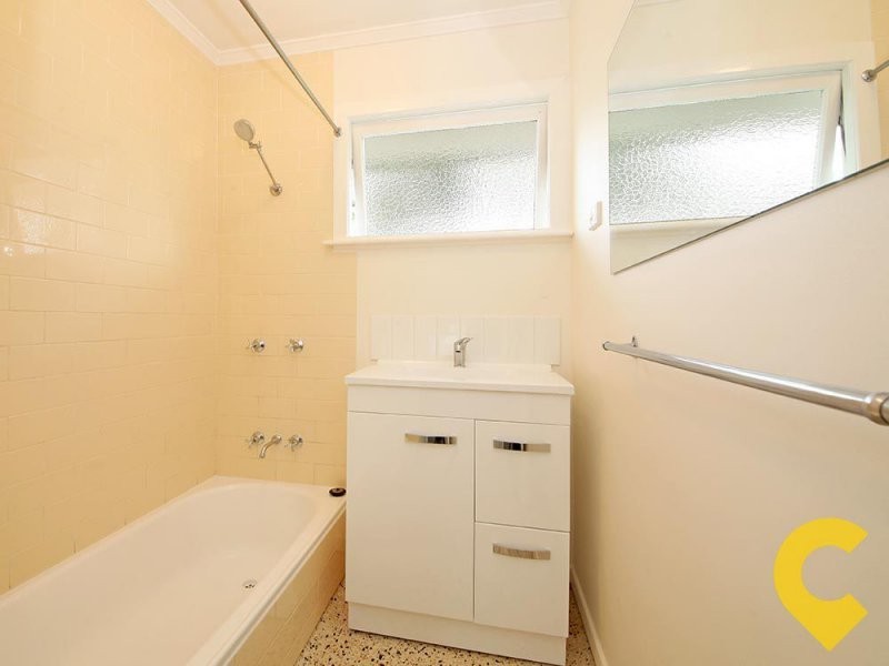 11 Greil Street, Brighton QLD 4017