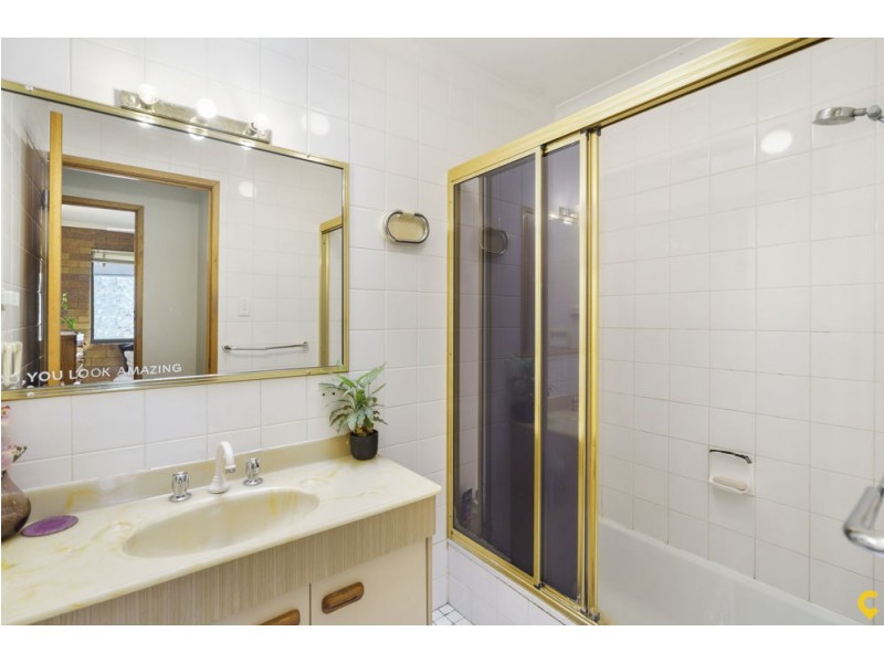 2/137 Olearia Street, Everton Hills QLD 4053