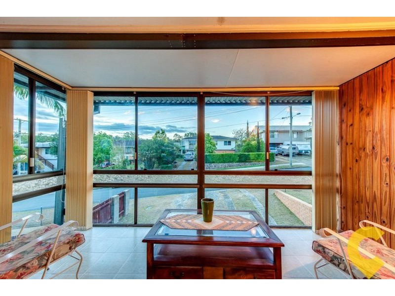 15 Eurobin Crescent, Ferny Hills QLD 4055