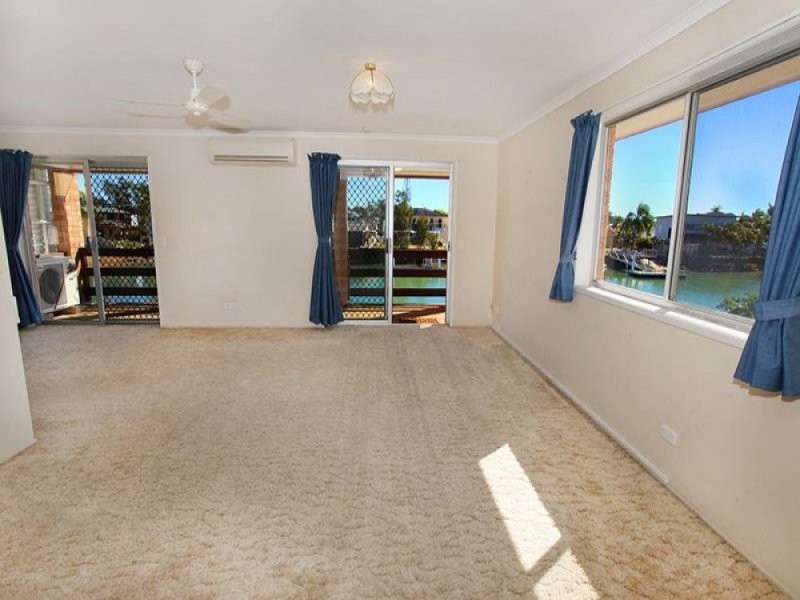 4/12 Akeringa Place, Mooloolaba QLD 4557