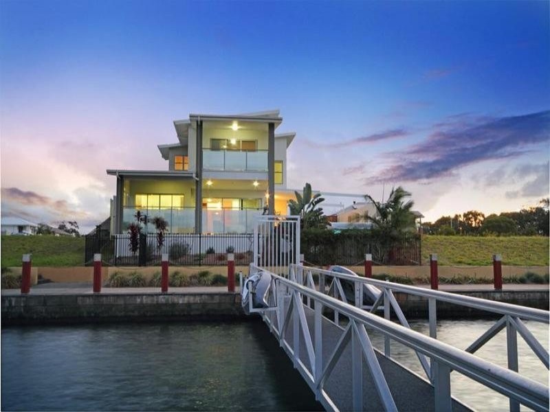 9 Nevis Court, Kawana Island QLD 4575