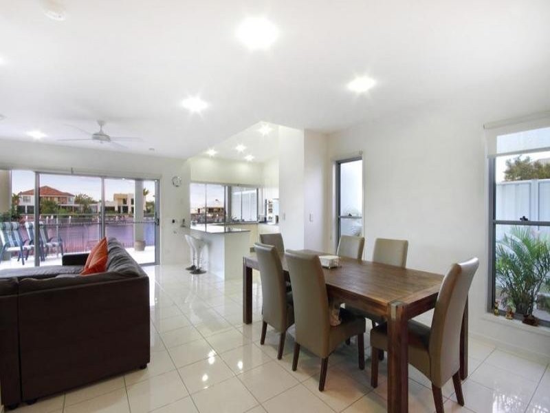 9 Nevis Court, Kawana Island QLD 4575