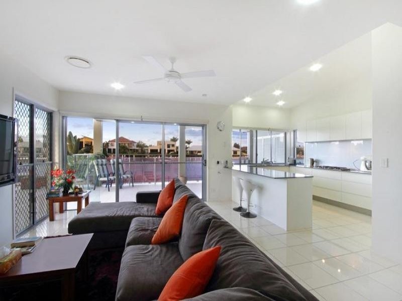 9 Nevis Court, Kawana Island QLD 4575