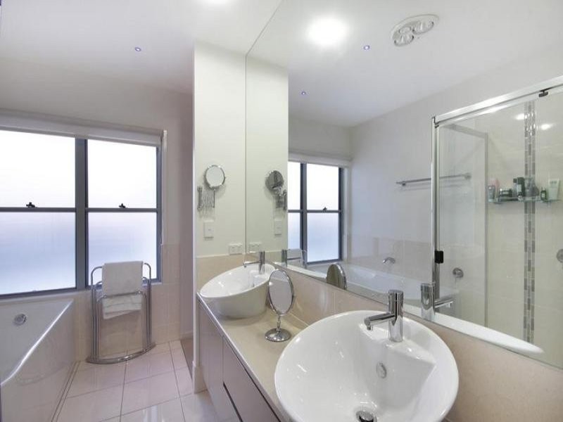 9 Nevis Court, Kawana Island QLD 4575