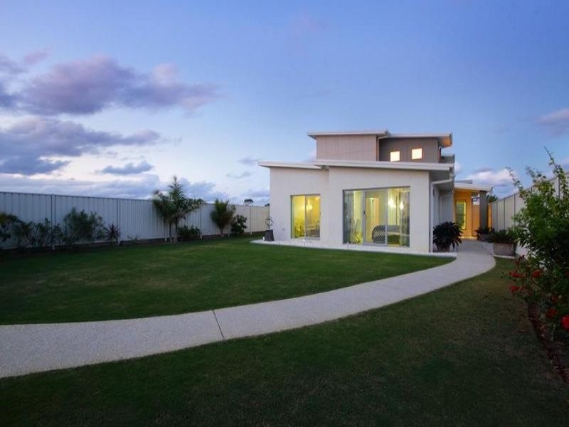 9 Nevis Court, Kawana Island QLD 4575