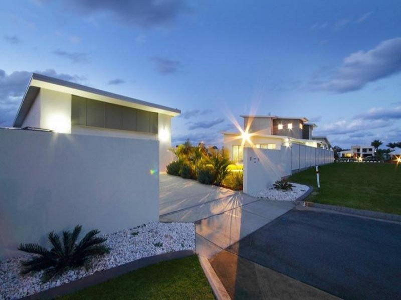 9 Nevis Court, Kawana Island QLD 4575