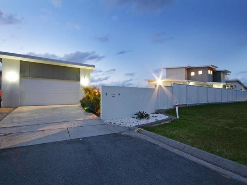 9 Nevis Court, Kawana Island QLD 4575