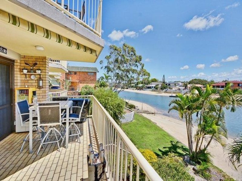 Unit 6 ‘Deepwater Apartments’ 15-17 Woomba Place, Mooloolaba QLD 4557