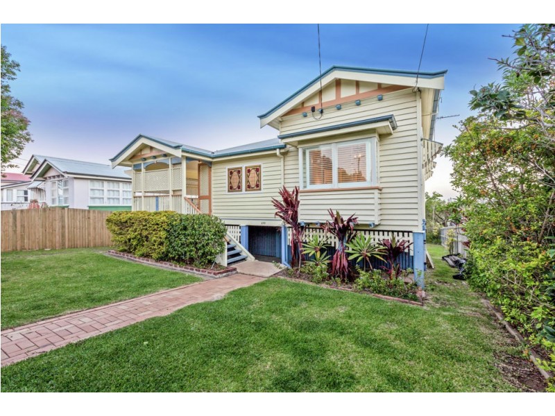 290 Rode Road, Wavell Heights QLD 4012