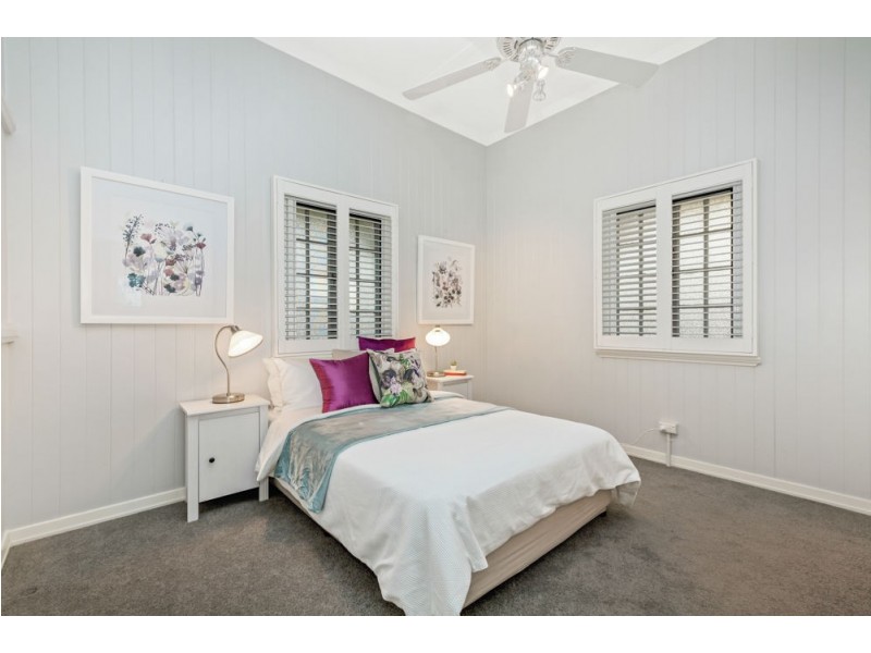 290 Rode Road, Wavell Heights QLD 4012