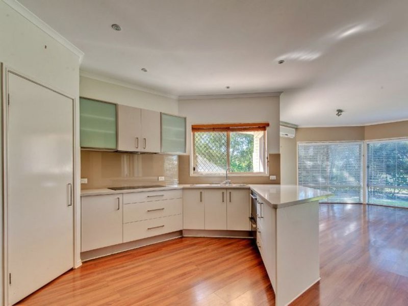 16 Riverside Terrace, Windaroo QLD 4207