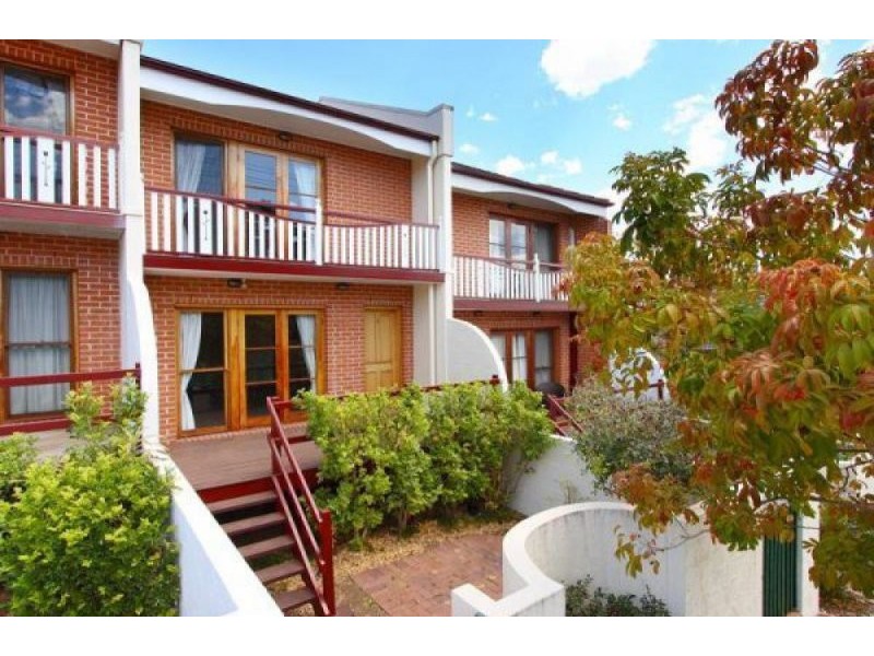 2/63 Montpelier Street, Clayfield QLD 4011