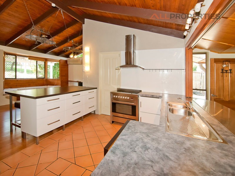230 Forestdale Drive, Forestdale QLD 4118