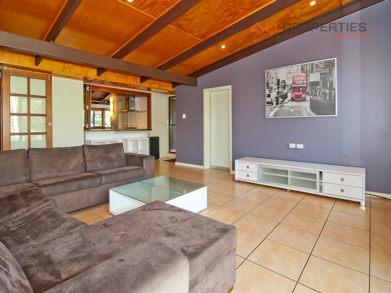 230 Forestdale Drive, Forestdale QLD 4118