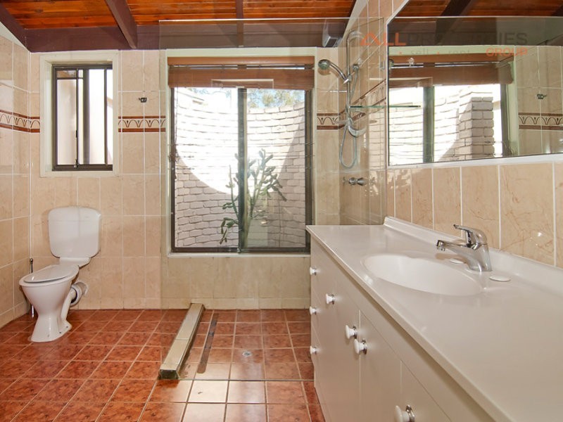 230 Forestdale Drive, Forestdale QLD 4118