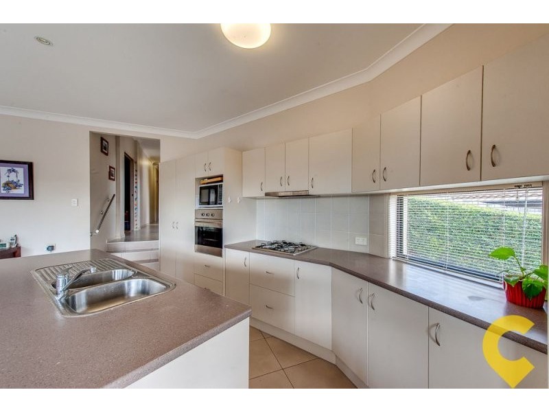 32 Emerald Cresent, Springfield QLD 4300