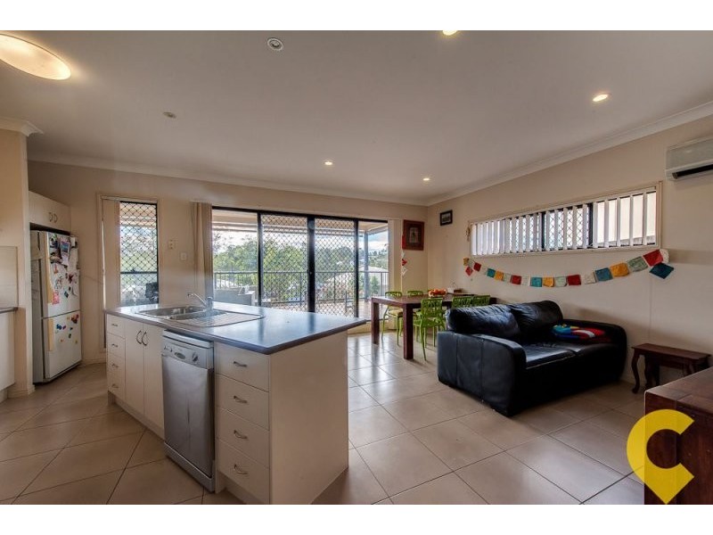 32 Emerald Cresent, Springfield QLD 4300
