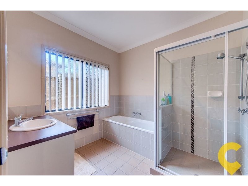 32 Emerald Cresent, Springfield QLD 4300