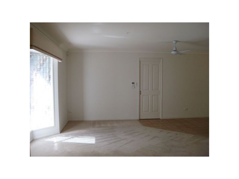 9 Stallone Circuit, Mcdowall QLD 4053