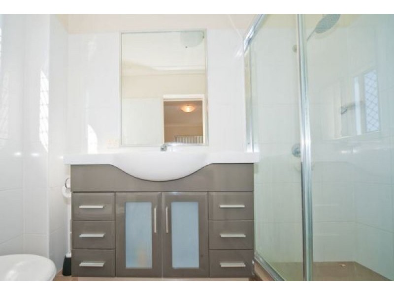 8/2a White Street, Everton Park QLD 4053