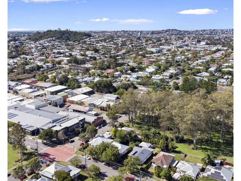 48 Finsbury Street, Newmarket QLD 4051