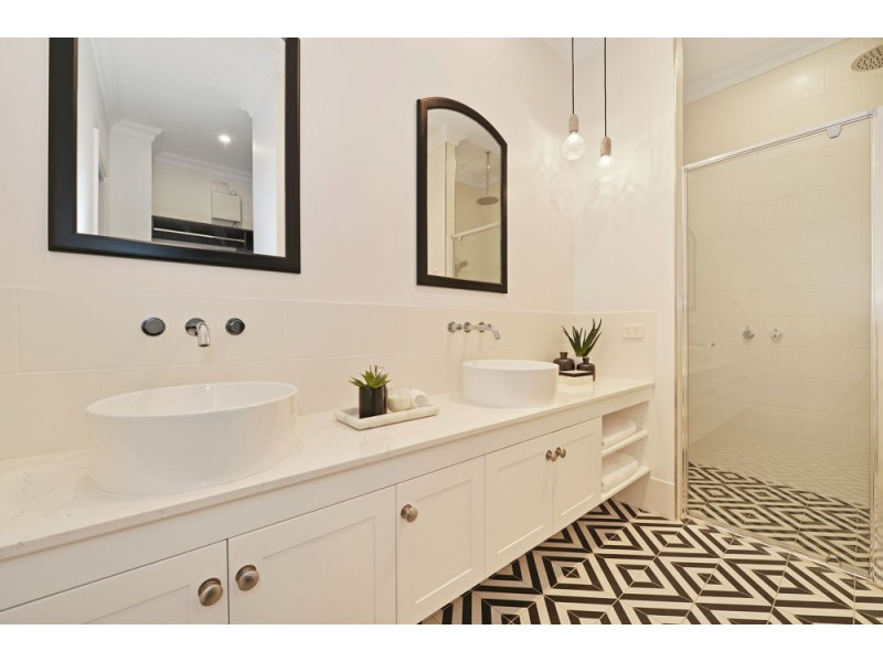 7 Dora Street, Hendra QLD 4011