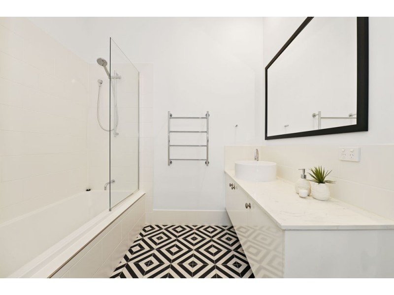 7 Dora Street, Hendra QLD 4011