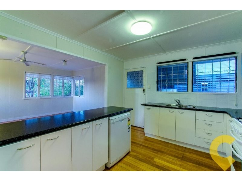 318 Kitchener Road, Stafford Heights QLD 4053