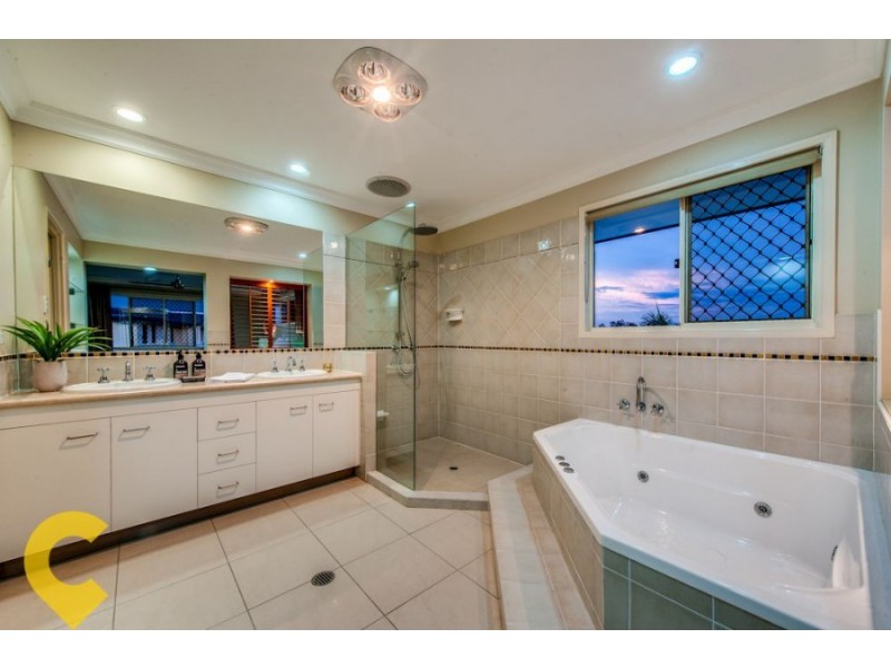 11 Wilga Court, Bridgeman Downs QLD 4035