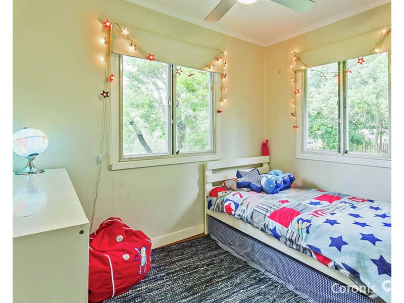 22 Rutherford Street, Stafford Heights QLD 4053