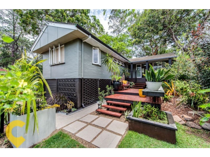 24 Amott Street, Stafford Heights QLD 4053