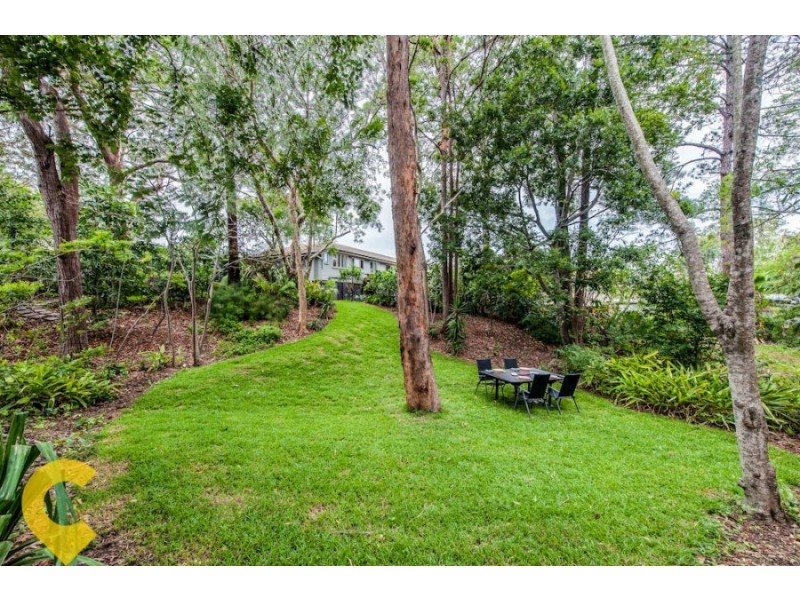 24 Amott Street, Stafford Heights QLD 4053